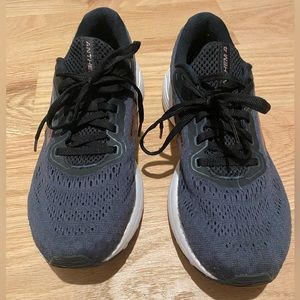 Brooks sneakers